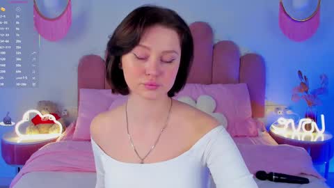 Snapshot of merylew chatting on 03/11/25, 06:21 Anna online show from 03/11/25, 06:21