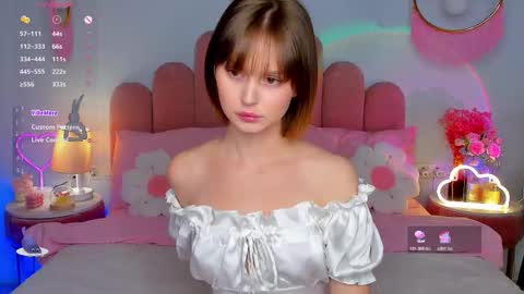 Snapshot of merylew chatting on 11/18/25, 06:18 Anna online show from 11/18/25, 06:18