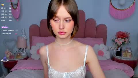 Snapshot of merylew chatting on 11/23/25, 06:13 Anna online show from 11/23/25, 06:13