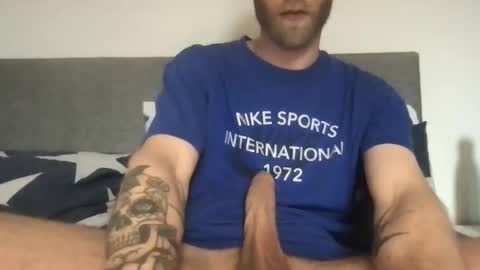 messageme11 online show from 04/10/26, 04:12