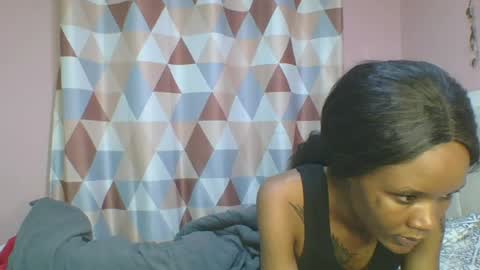 Snapshot of messyluna chatting on 06/20/26, 06:11 meggy and bree online show from 06/20/26, 06:11