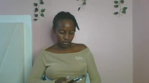 Snapshot of messyluna chatting on 06/25/26, 09:14 meggy and bree online show from 06/25/26, 09:14