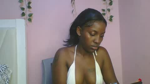 Snapshot of messyluna chatting on 06/29/26, 06:30 meggy and bree online show from 06/29/26, 06:30