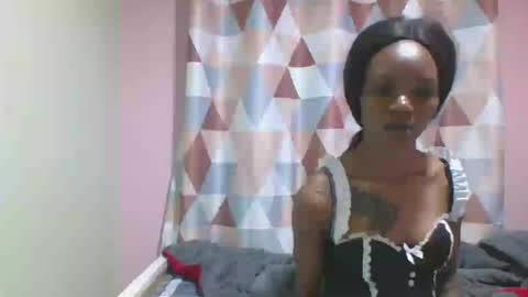 Snapshot of messyluna chatting on 07/11/26, 06:43 meggy and bree online show from 07/11/26, 06:43