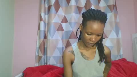 Snapshot of messyluna chatting on 07/13/26, 02:25 meggy and bree online show from 07/13/26, 02:25