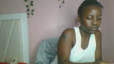 Snapshot of messyluna chatting on 07/23/26, 09:40 meggy and bree online show from 07/23/26, 09:40
