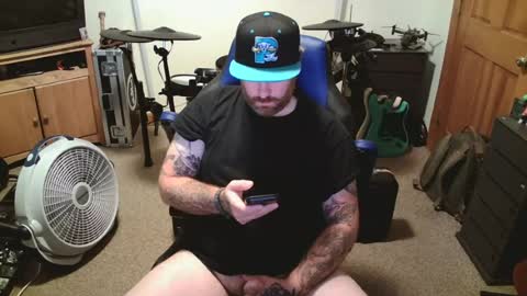 Snapshot of metalhead18787 chatting on 07/18/26, 11:47 metalhead18787 online show from 07/18/26, 11:47