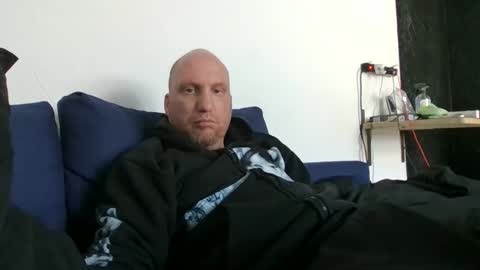 metaller123456 online show from 04/25/26, 11:13