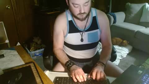 Snapshot of metalsharkk chatting on 01/28/25, 06:27 metalsharkk online show from 01/28/25, 06:27