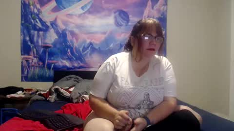 Snapshot of metalshop chatting on 12/17/24, 04:23 Mommy Jaxx online show from 12/17/24, 04:23