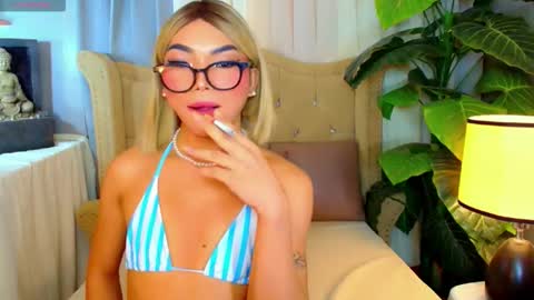 Snapshot of metawinathan chatting on 09/27/25, 11:15 myka online show from 09/27/25, 11:15