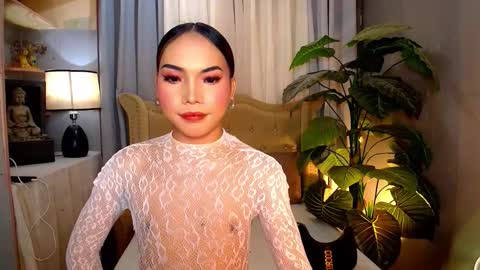 Snapshot of metawinathan chatting on 11/24/25, 03:06 myka online show from 11/24/25, 03:06