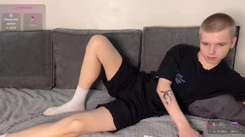 Snapshot of metratok chatting on 11/15/25, 09:54 Arthur online show from 11/15/25, 09:54