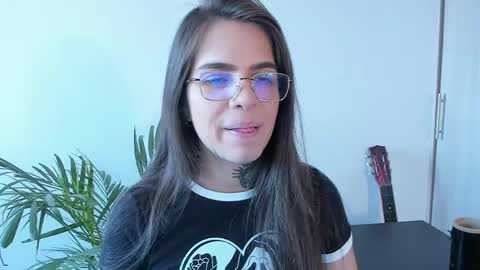 Snapshot of meurief chatting on 05/19/26, 06:47 Meurif online show from 05/19/26, 06:47