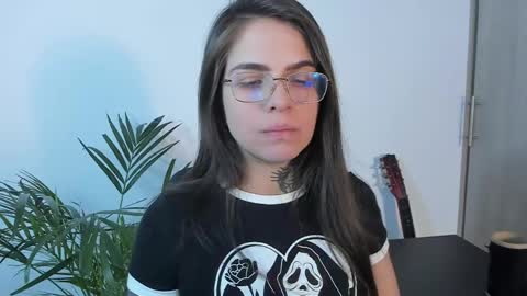 Snapshot of meurief chatting on 05/21/26, 01:01 Meurif online show from 05/21/26, 01:01