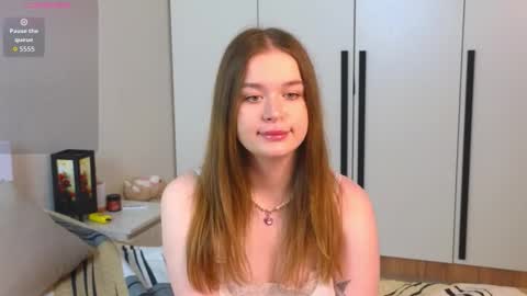 Snapshot of mewmewcats chatting on 10/16/25, 03:46 JaneMarlow online show from 10/16/25, 03:46