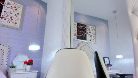 Snapshot of meybaldini chatting on 07/01/26, 01:02 Mey Cute online show from 07/01/26, 01:02