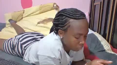 Meybel online show from 11/10/25, 07:02