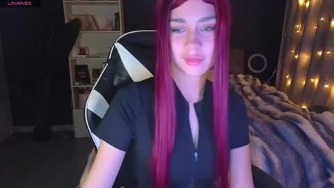Snapshot of mezzalunaa chatting on 12/17/25, 11:00 vollmond online show from 12/17/25, 11:00