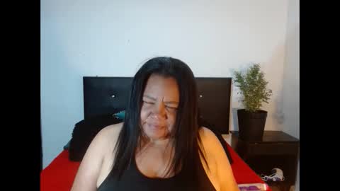 Snapshot of mhia1972 chatting on 12/25/24, 06:09 mhia1972 online show from 12/25/24, 06:09