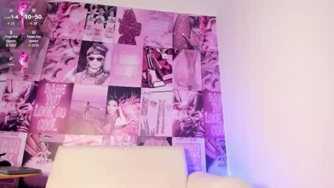 Snapshot of mia120923 chatting on 11/24/25, 06:51 Mia online show from 11/24/25, 06:51