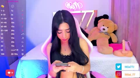 Snapshot of mia77_ chatting on 09/21/25, 04:14 Mia online show from 09/21/25, 04:14
