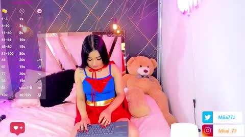 Snapshot of mia77_ chatting on 10/31/25, 08:32 Mia online show from 10/31/25, 08:32