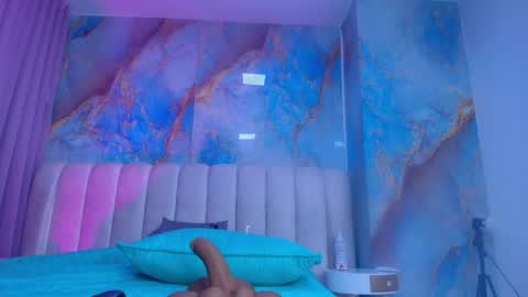 Emi online show from 04/23/26, 07:27