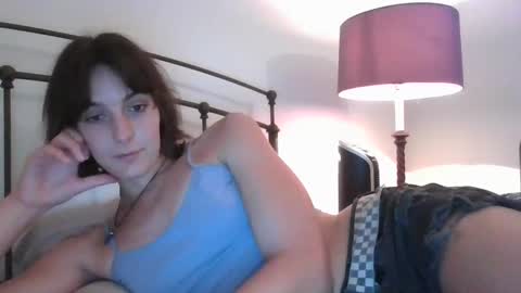 Snapshot of mia_177 chatting on 09/17/25, 10:44 mia_177 online show from 09/17/25, 10:44