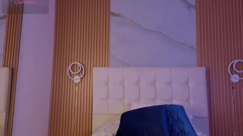 Snapshot of mia_2406_ chatting on 12/02/25, 01:11 mia online show from 12/02/25, 01:11