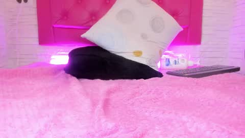 Snapshot of mia__099 chatting on 03/07/25, 10:54 Mia Blonde online show from 03/07/25, 10:54