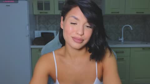 Mia online show from 10/01/25, 10:05