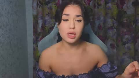 Mia online show from 11/08/25, 07:56