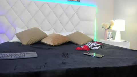 mia__bailey_ online show from 04/16/26, 03:07