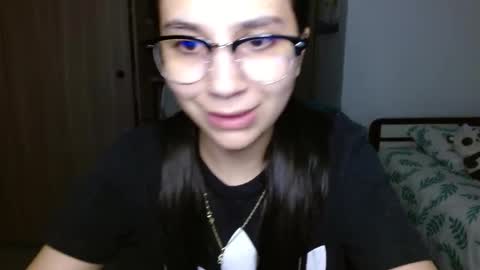 Mia online show from 12/18/25, 04:51