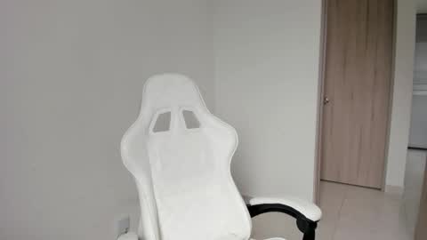 Mia adams  online show from 03/07/25, 05:06