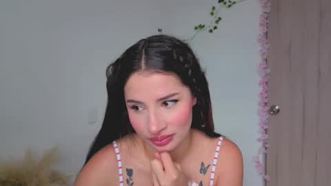 Mia adams  online show from 10/03/25, 06:16