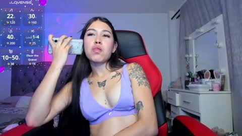mia_adamsxxx online show from 01/08/25, 10:16