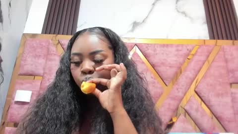 Mia online show from 04/06/26, 11:55