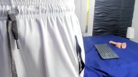 Snapshot of mia_and_lion chatting on 01/07/25, 10:08 Dreams Couple online show from 01/07/25, 10:08