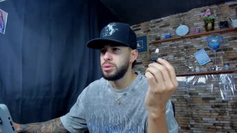 Snapshot of mia_and_vincentt chatting on 10/11/25, 04:01 Mia and vincentt model indepent online show from 10/11/25, 04:01