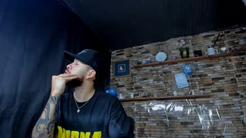 Snapshot of mia_and_vincentt chatting on 10/25/25, 02:41 Mia and vincentt model indepent online show from 10/25/25, 02:41