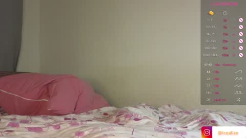 Snapshot of mia_angel_xx chatting on 01/24/25, 04:06 Mia online show from 01/24/25, 04:06