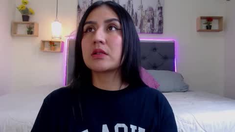 M I A  A Y R A online show from 10/16/25, 04:19