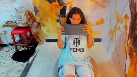 Mia online show from 01/11/26, 07:08