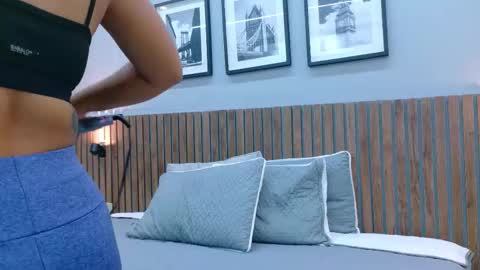 Snapshot of mia_bellefort chatting on 02/23/26, 08:28 Mia Bellefort online show from 02/23/26, 08:28