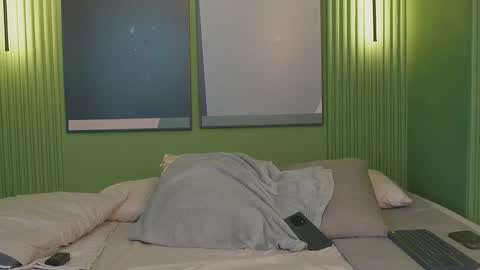 Belmont and Mia online show from 04/18/26, 06:45