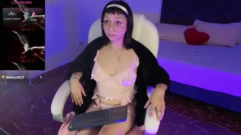 mia online show from 02/09/26, 05:00