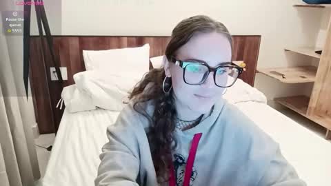 mia_boone online show from 10/03/25, 02:19