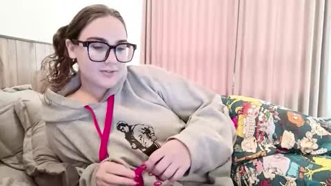 mia_boone online show from 12/16/25, 02:16